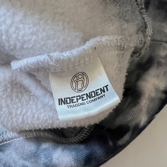 Floral Embroidered Tie-Dye Hoodie - Picture 7 of 11